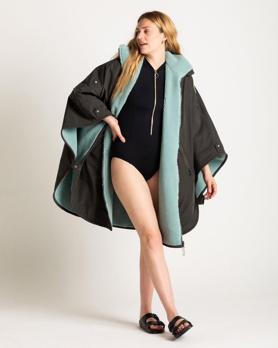 The Reversible Scallop Changing Cape
