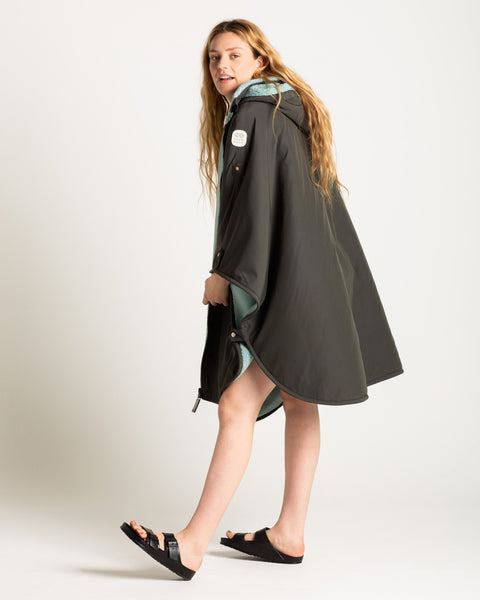 The Reversible Scallop Changing Cape